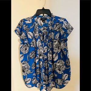 Liz Claiborne (career line) Blue flower patterned blouse